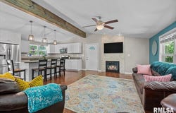 898 W FISHER Road, Cantrall, IL 62625