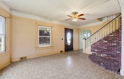 826 E 15TH St, TheDalles, OR 97058