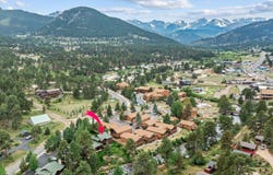 685 Riverside Dr, Estes Park, CO 80517