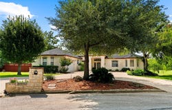 300 E 11th ST, Elgin, TX 78621