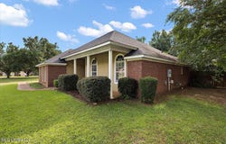 918 Eagles Nest Drive, Byram, MS 39272