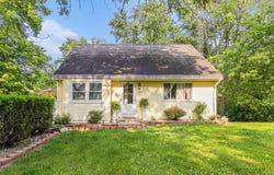3104 Courtlandt Avenue, Kalamazoo, MI 49004