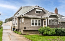 2047 S 86th St, West Allis, WI 53227