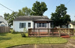216 Bradley Street, Dowagiac, MI 49047