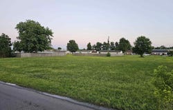 Maxine St, Piggott, AR 72454
