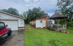 8536 Goddard Craft Ln, Cambridge, OH 43725