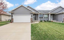 345 Shannon Dr, IA 52328