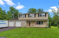 200 CLUMP ROAD, GREEN LANE, PA 18054