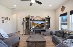 417 Sierra Rd, Twin Falls, ID 83301