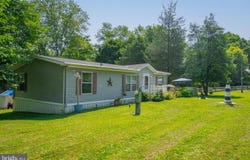 11 CREEK RD, DELTA, PA 17314