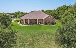 33 County Road 3571, Era, TX 76238