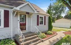 109 West 19TH Avenue, Coal Valley, IL 61240