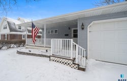 427 E Lewis St, Vermillion, SD 57069