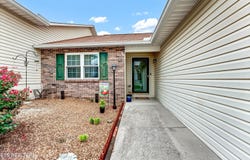 208 Executive Meadows Drive, Lenoir City, TN 37771