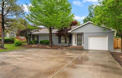1108 Glenwood Avenue, Nichols Hills, OK 73116