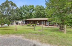 231 county road 2233, Daingerfield, TX 75638
