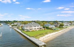130 Wagstaff Lane, West Islip, NY 11795
