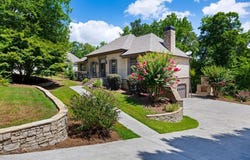 13 Centerport Drive, White, GA 30184