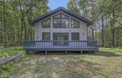 127 Livingston Lane, Gouldsboro, PA 18424