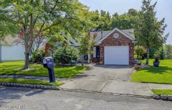 19 Hampton Drive, Marlboro, NJ 07746