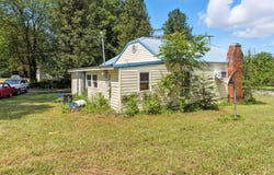 401 E Farrell Street, Niota, TN 37826