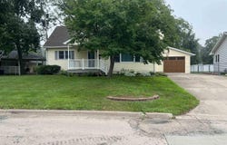 403 E Pierce Avenue, Fairfield, IA 52556