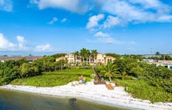 910 VIA VILLAGIO, Hypoluxo, FL 33462