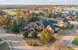 1401 Oak Tree Drive, Edmond, OK 73025