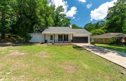 205 Sunset Dr, Petal, MS 39465