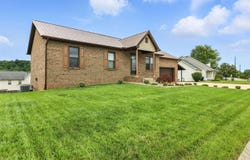 1504 Thistlewood Dr, Hurricane, WV 25526