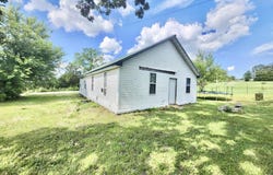 10090 Sunshine Drive, Mountain Grove, MO 65711