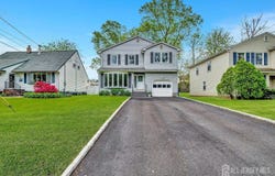 96 Chain O Hills Road, Iselin, NJ 08830