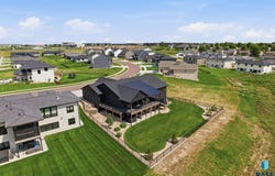 5443 W Colonial Ct, Sioux Falls, SD 57107