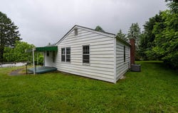 1153 Yanks Ln, South Park, PA 15236