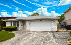 1204 E 154th Street, South Holland, IL 60473