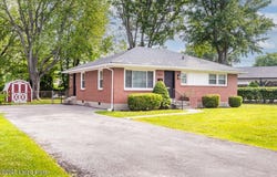 5521 Innwood Dr, Louisville, KY 40214