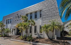 704 LYNDHURST STREET, DUNEDIN, FL 34698