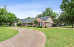 701 S Tyler Street, McGregor, TX 76657