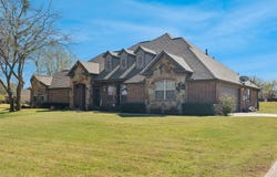 82 Forest Hills Circle, Gunter, TX 75058