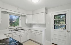 112 Park Drive, Waverly Twp, PA 18411