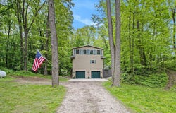 1051 11th Street, Plainwell, MI 49080