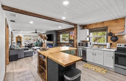 9821 113TH STREET, SEMINOLE, FL 33772