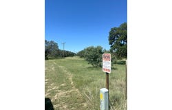 225 Oriole Ave., Camp Wood, TX 78833