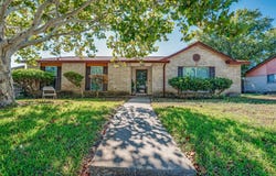1202 Canyon Oaks Drive, Lancaster, TX 75146