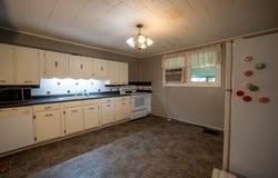 1302 E Sycamore Street, Petersburg, IN 47567