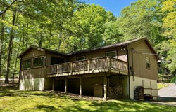 130 Grasshopper Lane, Greentown, PA 18426