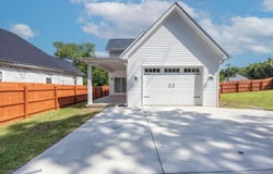 704 Vine Street, Paris, KY 40361