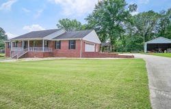 1100 Raintree Dr, Tuscumbia, AL 35674