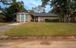 714 Oak Park Drive, Choctaw, OK 73020