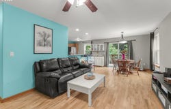 38909 SANDY HEIGHTS St, Sandy, OR 97055
